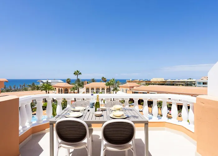 Playa Vistas 2 With Breathtaking Sea View, Only 100 M To The Sea, Heated Pool, Aircondition For A Fee, Wifi Playa de las Americas (Tenerife)