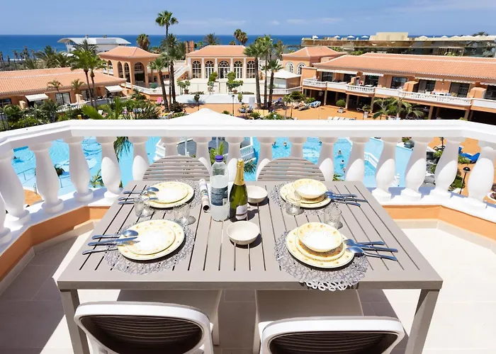 Playa Vistas 2 With Breathtaking Sea View, Only 100 M To The Sea, Heated Pool, Aircondition For A Fee, Wifi Playa de las Americas (Tenerife)