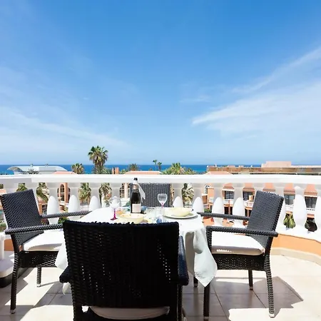 Playa Vistas 2 With Breathtaking Sea View, Only 100 M To The Sea, Heated Pool, Aircondition For A Fee, Wifi Apartamento Playa de las Américas