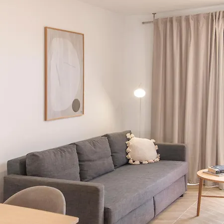 Апартаменты Playa Vistas 2 With Breathtaking Sea View, Only 100 M To The Sea, Heated Pool, Aircondition For A Fee, Wifi Плая-де-лас-Америкас