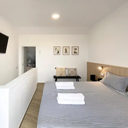 Апартаменты Playa Vistas 2 With Breathtaking Sea View, Only 100 M To The Sea, Heated Pool, Aircondition For A Fee, Wifi Плая-де-лас-Америкас