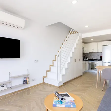 Lägenhet Playa Vistas 2 With Breathtaking Sea View, Only 100 M To The Sea, Heated Pool, Aircondition For A Fee, Wifi