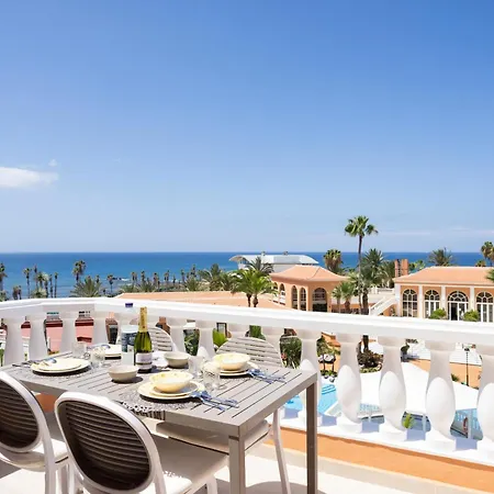 Playa Vistas 2 With Breathtaking Sea View, Only 100 M To The Sea, Heated Pool, Aircondition For A Fee, Wifi Lägenhet Playa de las Americas (Tenerife)