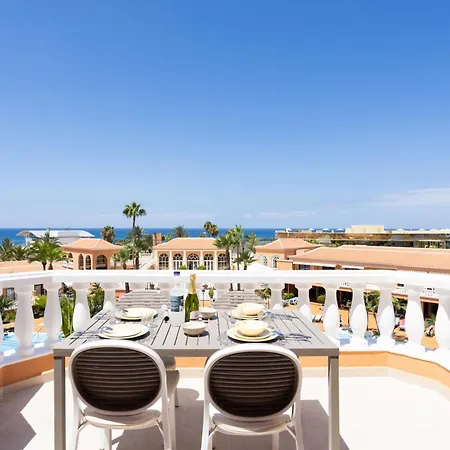 Playa Vistas 2 With Breathtaking Sea View, Only 100 M To The Sea, Heated Pool, Aircondition For A Fee, Wifi Playa de las Americas (Tenerife)